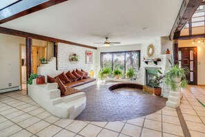 House (5 Bedrooms) | Interior - Spacious Mtn-view Gem in Corrales! (Corrales)
