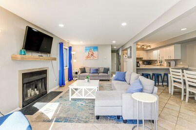 2 Mi to Rehoboth Beach: Condo w/ Pool Access!