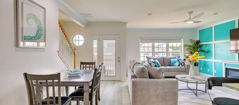 Walk to Ocean: Carolina Beach Condo w/ 2 Balconies