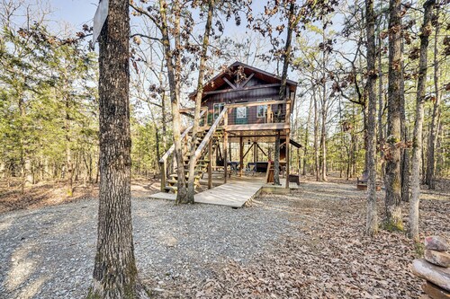'bluebird Treehouse' Near Kiamichi Mtns w/ Hot Tub