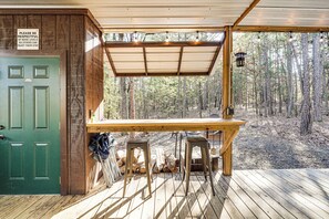 Apartment (0 Bedroom) | Interior - 'bluebird Treehouse' Near Kiamichi Mtns w/ Hot Tub (Talihina)
