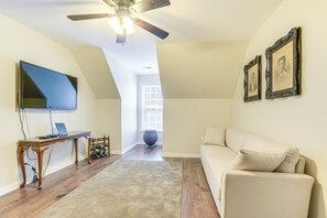 Apartment (1 Bedroom) | Interior