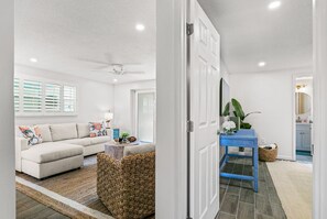 Smart TV - Sea Grape Cottage - 1123 “Siesta Key” (Sarasota)
