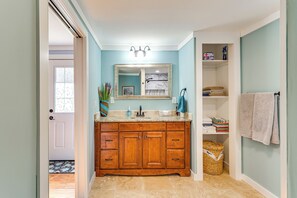 House (3 Bedrooms) | Interior - 4 Mi to Savannah River Access: Home w/ Fire Pit (McCormick)