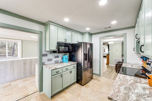 4 Mi to Savannah River Access: Home w/ Fire Pit