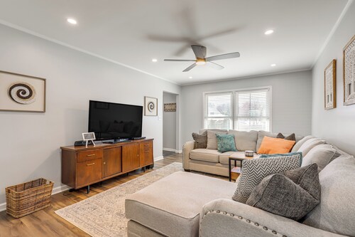 10 Mi to Downtown Macon: Family Home w/ Patio!