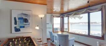 Steps to Mississippi River: Hot Tub Haven!