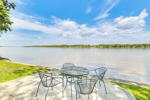 บ้านพัก (3 Bedrooms) | รับประทานอาหารกลางแจ้ง