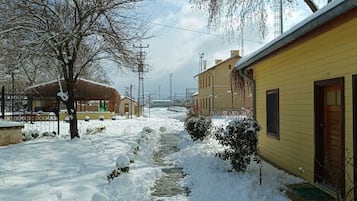 Vista frontal de la propiedad