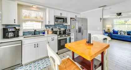 Fish, Swim & Unwind: Anna Maria Apt