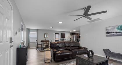 Cozy Home Near Government Canyon in San Antonio!