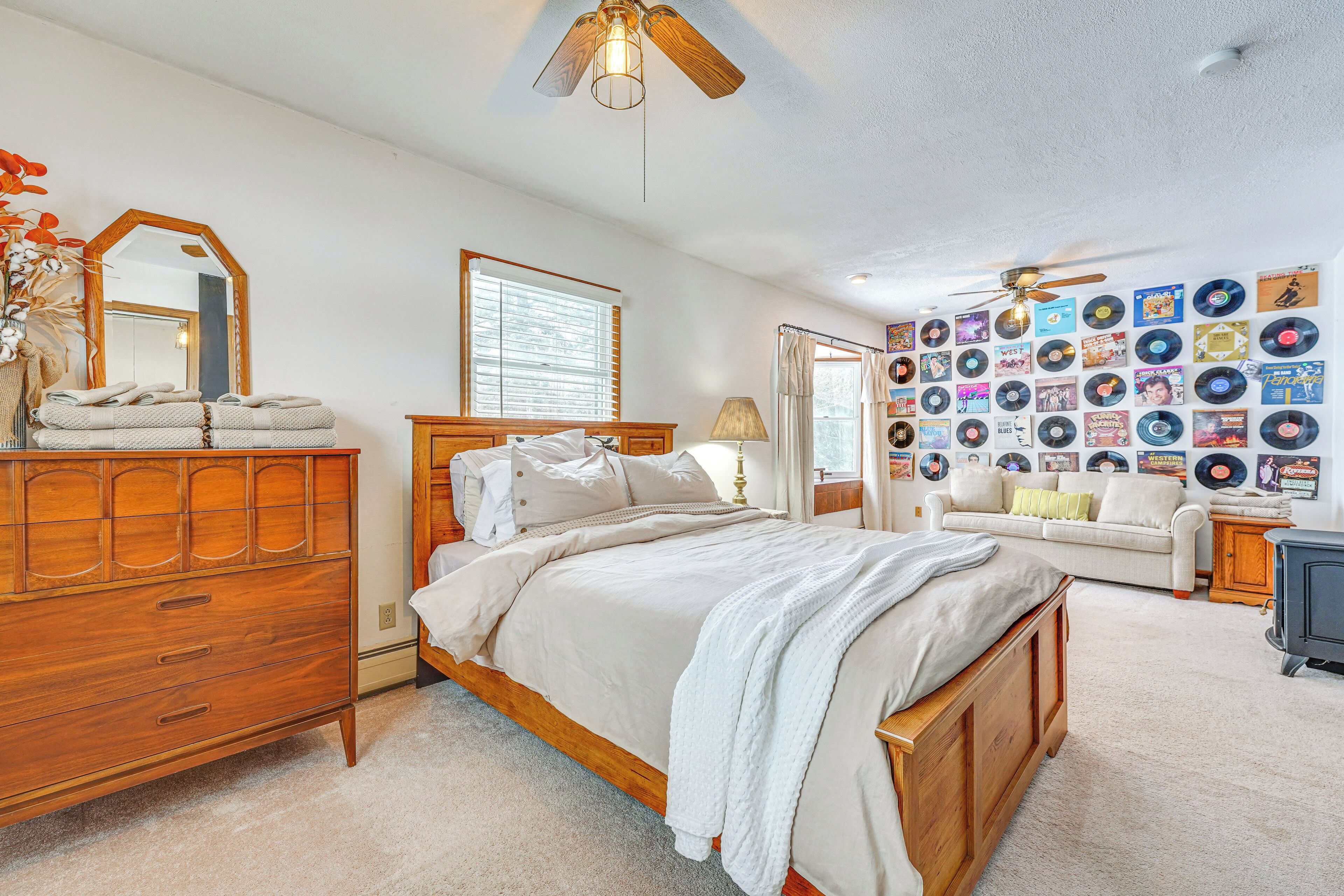 House (6 Bedrooms) | Interior