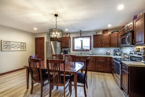 Fridge, microwave, oven, stovetop - JUNE JULY 2026-NEW BOOKING SPECIAL at The Belvedere just Steps to downtown. (New Glarus)