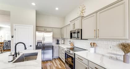 Fenced Pool & Patio: Newly Updated Surprise Home