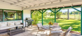 Patio & Mountain Views: Farmhouse in Mancos!
