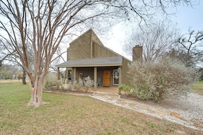 Front of property - Serene Family Cottage w/ Deck & BBQ (Spicewood)