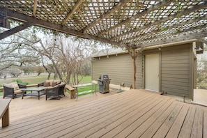 Interior - Serene Family Cottage w/ Deck & BBQ (Spicewood)