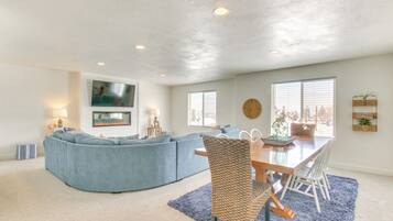 Apartemen (3 Bedrooms) | Bagian depan properti