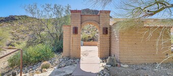 1 Mi to Saguaro NP: Charming Tucson Casita