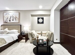 Luxury Studio, Marina View | 1 bedroom, Egyptian cotton sheets, premium bedding, pillow-top beds