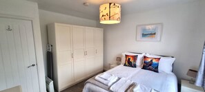 2 soverom, strykejern/-brett, wi-fi og sengetøy