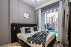Room - Luxury 2BD Apt With Pool GYM Business Bay Spot (Dubai)