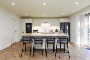 House | 4 bedrooms, Internet