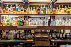 Bar (on property) - Bein Inn hotel  (Perth)