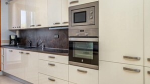 House, 4 Bedrooms, Terrace | Private kitchen - Global Navigolf - By Global Rental Holidays 18852 (Mijas)