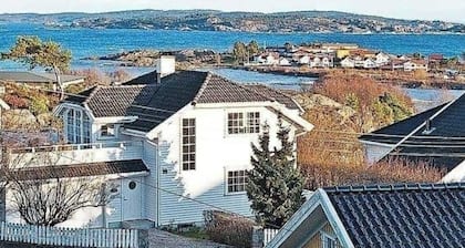 Large vacation home right on the coast in a cozy summer town