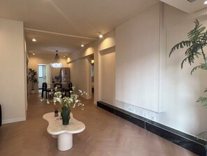 รูปภาพที่ไม่ได้จัดประเภท, 2 จาก 8, ปุ่ม