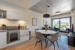 Fridge, microwave, oven, stovetop - Luxurious 1 Bedroom with Huge private Balcony - 1 GB Wifi and 4 Seasons Mattress (BRL)