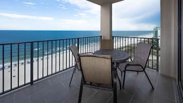 Condo, 1 Bedroom | Outdoor dining