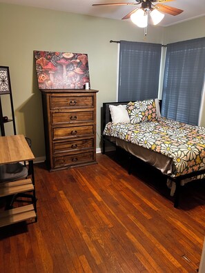 2 dormitorios, escritorio, tabla de planchar con plancha y wifi gratis