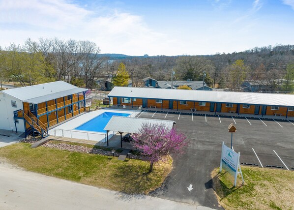 Condo, 2 Bedrooms | Exterior