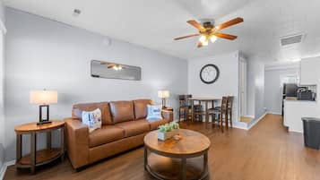 Condo, 2 Bedrooms | Living area