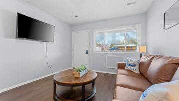 Condo, 2 Bedrooms | Living area