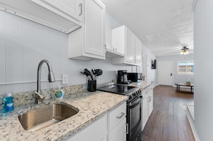 Apartamento, 2 habitaciones | Cocina privada | Cafetera o tetera y frigorífico