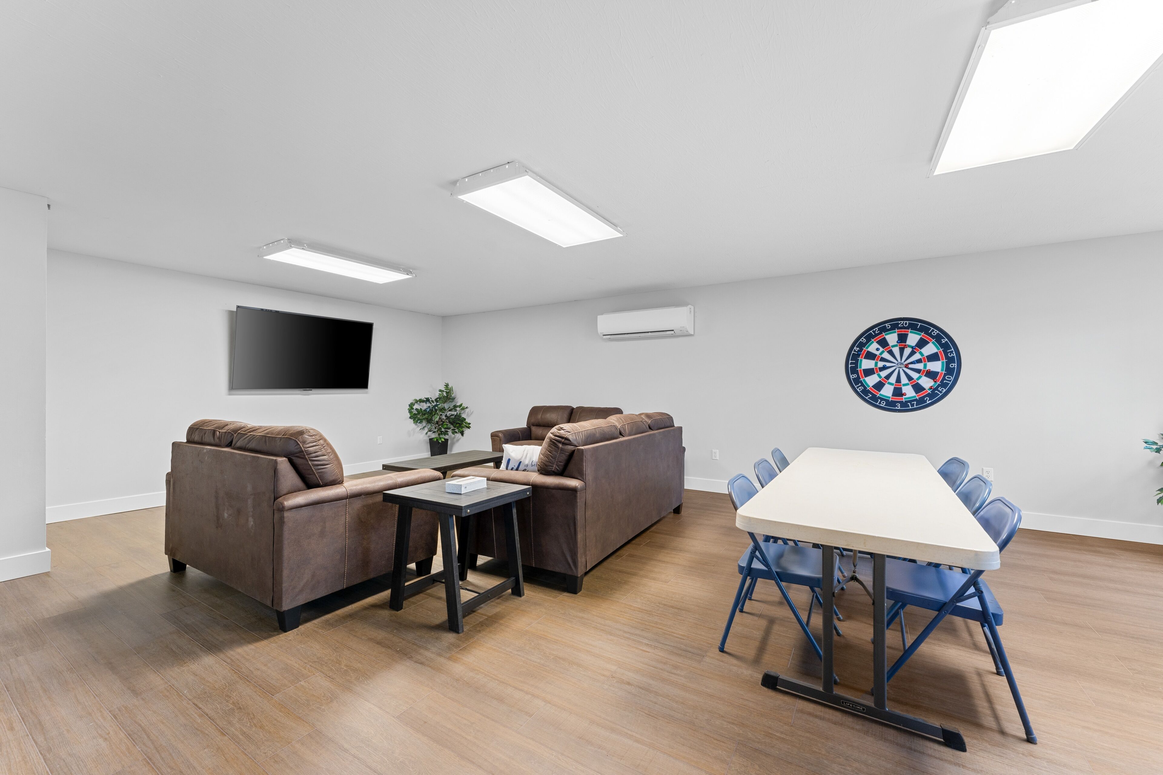 Condo, 2 Bedrooms | Living area