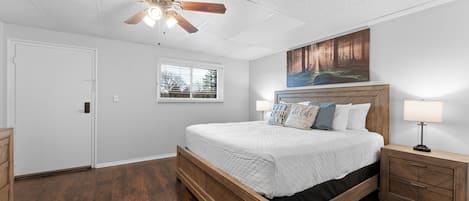 Condo, 1 Bedroom | 1 bedroom, WiFi (free)