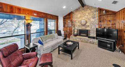 Lake House At Granbury 3 Bedroom Home