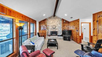 House, 3 Bedrooms | Living area