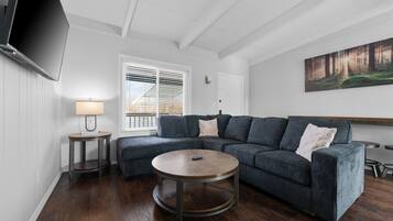 Condo, 2 Bedrooms | Living area