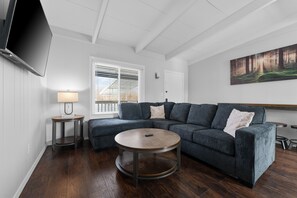 Condo, 2 Bedrooms | Living area