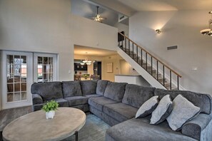 Maison, 5 chambres | Coin séjour