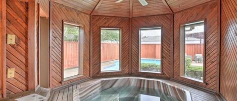 House, 5 Bedrooms | Pool