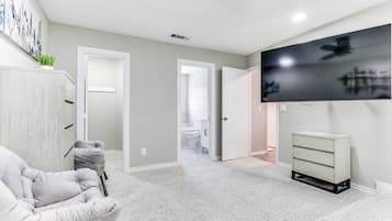 House, 5 Bedrooms | Interior