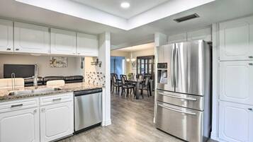 House, 4 Bedrooms | Interior