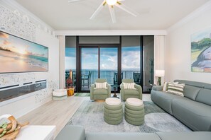 Condo, 3 Bedrooms | Living area