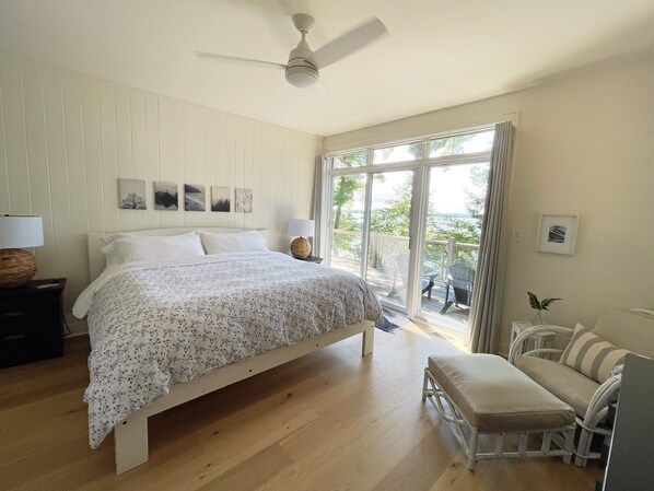 8 bedrooms, free WiFi, bed sheets, wheelchair access